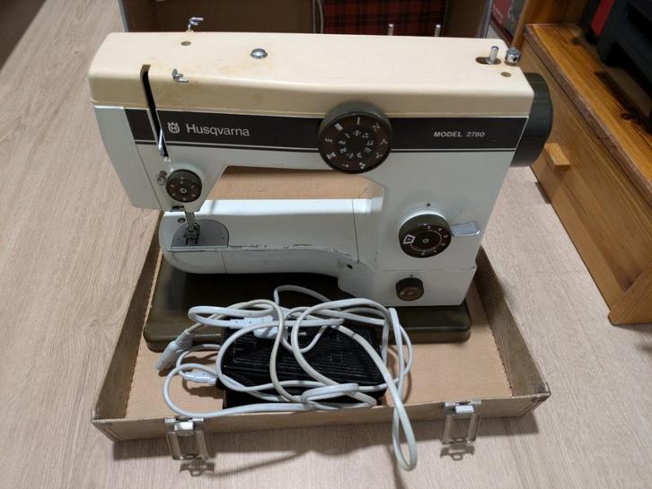 Husqvarna 2780 naaimachine, Antiek en Kunst, Antiek | Naaimachines, Ophalen