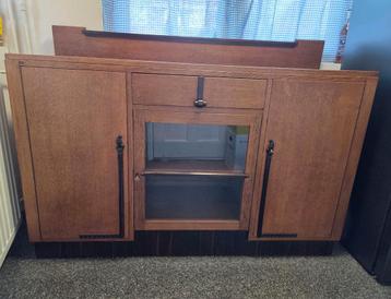 Antiek dressoir in art deco stijl  beschikbaar voor biedingen