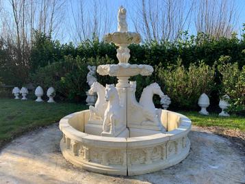 Klassieke Fontein met beelden beschikbaar voor biedingen