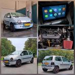 Renault Twingo met splinternieuwe APK en lage kilometerstand, Auto's, Voorwielaandrijving, 4 cilinders, 4 stoelen, Leder en Stof