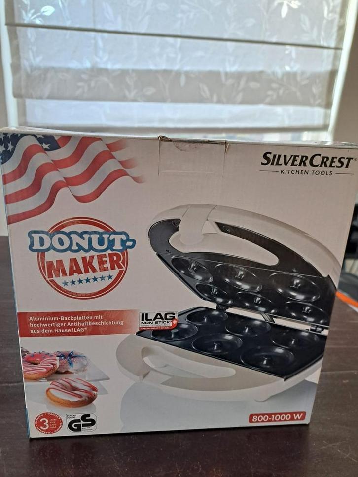 SilverCrest Donut Maker - Nieuwstaat, Witgoed en Apparatuur, Wafelijzers, Nieuw, Uitneembare platen, Vaatmachinebestendige platen