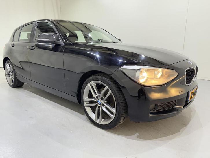 BMW 1-serie 116i Business Clima (bj 2011), Auto diversen, Schadeauto's, BMW, Handgeschakeld, Benzine, Overige carrosserieën, Zwart