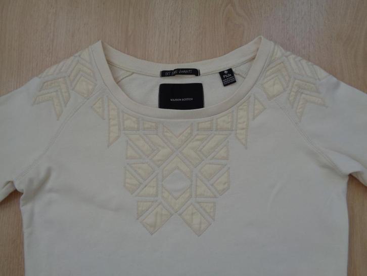 3x gedragen: sweater met gaaf halsdetail Maison Scotch P 36, Kleding | Dames, Truien en Vesten, Zo goed als nieuw, Maat 36 (S)