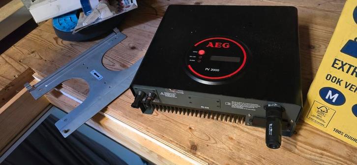 AEG Zonnepaneel Omvormer 2kW - Defect, Doe-het-zelf en Verbouw, Elektra en Kabels, Ophalen of Verzenden