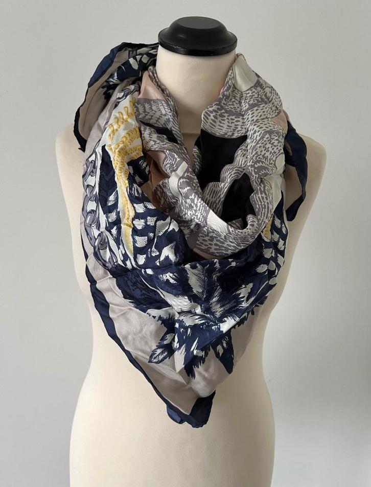 ZGAN blauw roze print vierkante sjaal tas 90x90cm H&M Premiu, Kleding | Dames, Mutsen, Sjaals en Handschoenen, Zo goed als nieuw
