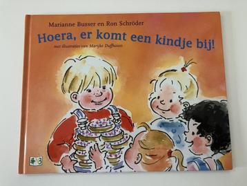 Boek: Hoera, er komt een kindje bij beschikbaar voor biedingen