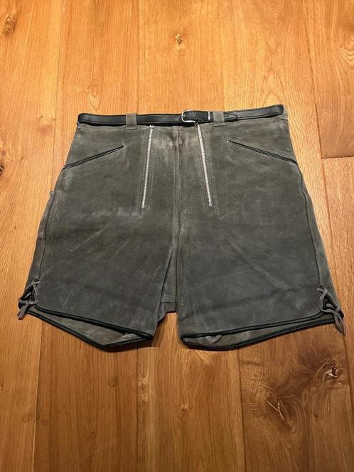 194. Nieuwe Korte Leren Broek Maat l / XL, Kleding | Heren, Broeken en Pantalons, Nieuw, Maat 56/58 (XL), Grijs, Ophalen of Verzenden