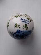 Kerstbal . Steen delfsblauw van kleur ., Antiek en Kunst, Antiek | Porselein, Ophalen of Verzenden
