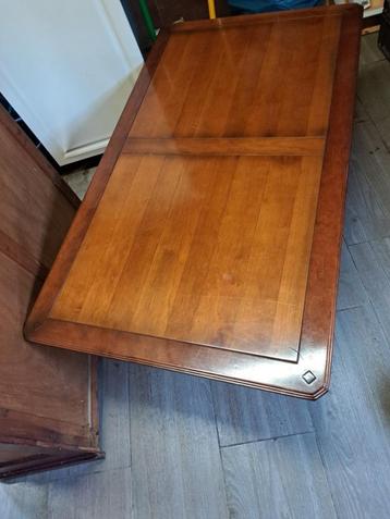 leuke salontafel. gratis op te halen 1 beschikbaar voor biedingen