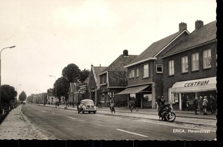 Erica (Dr.), Havenstraat met winkels, 1963, gelopen, Verzamelen, Ansichtkaarten | Nederland, Gelopen, Drenthe, 1960 tot 1980, Verzenden