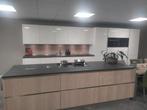 Greeploze keuken met lakfront, kookeiland en dekton werkblad, Huis en Inrichting, Keuken | Complete keukens, Ophalen, Overige typen