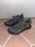Sneakers Nike Air Max 2090 - Iron Grey Volt - Maat 38, Jongen of Meisje, Schoenen, Ophalen of Verzenden, Zo goed als nieuw