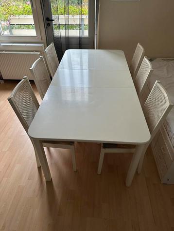 Eettafel uitschuifbaar B90x L192.5 xH72.5 met 6 stoelen beschikbaar voor biedingen