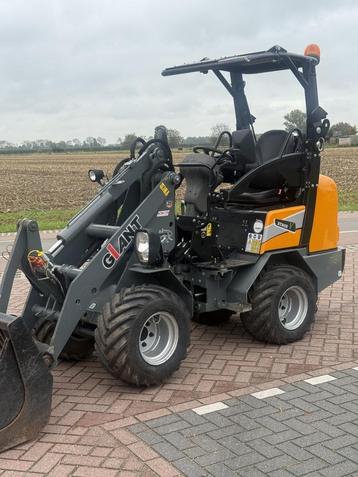 Giant g1500hd mini shovel  ( 500 uur ) beschikbaar voor biedingen