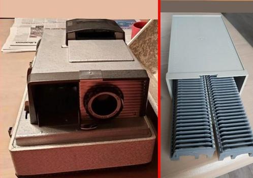 Prestinox dia projector met twee dia sledes in opbergbox, Audio, Tv en Foto, Diaprojectors, Gebruikt, Ophalen of Verzenden