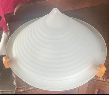 Plafonniere in nette staat beschikbaar voor biedingen