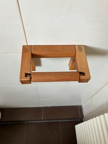 Houten Toiletrolhouder beschikbaar voor biedingen