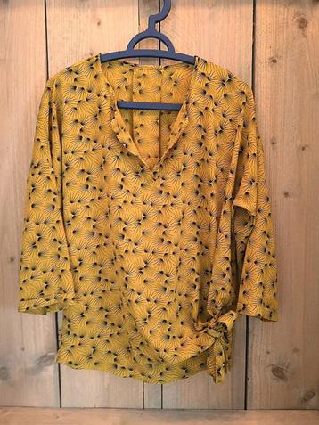 Dames blouse fel mosterd geel met zwarte print beschikbaar voor biedingen