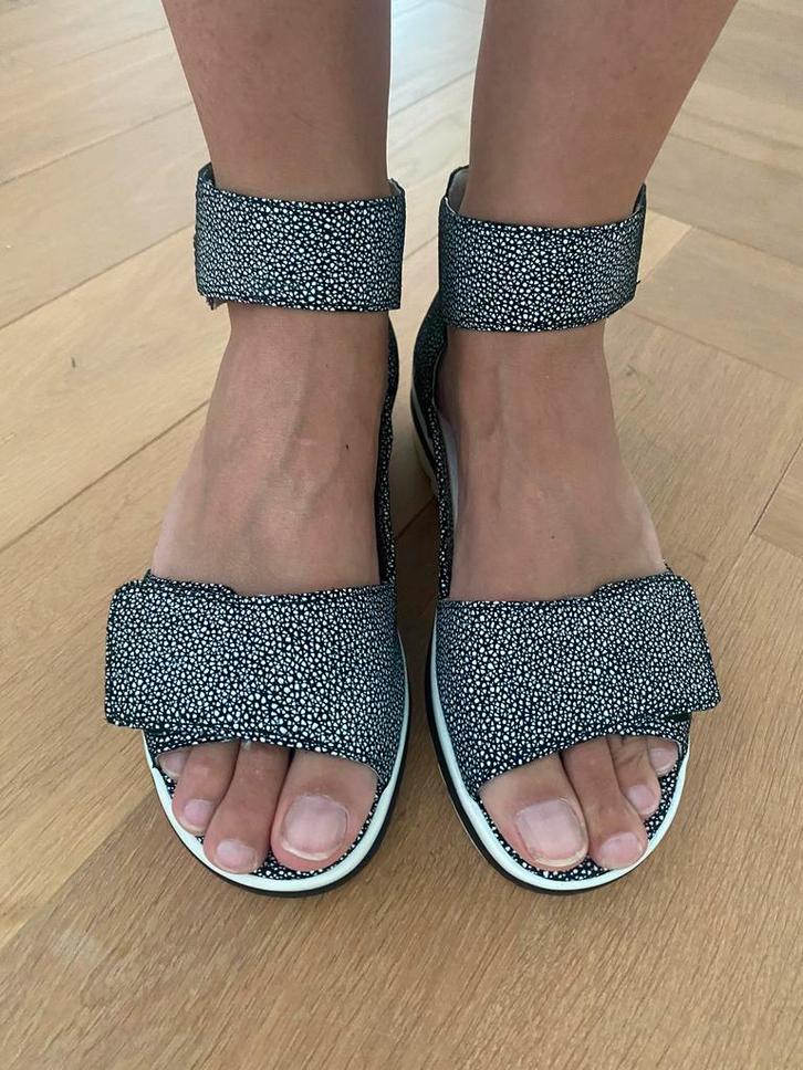 Waldläufer sandalen met klittenband - verstelbaar!, Kleding | Dames, Schoenen, Nieuw, Sandalen of Muiltjes, Zwart, Ophalen of Verzenden