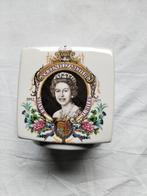 Engels koningshuis Queen Elisabeth spaarpot, Ophalen of Verzenden, Zo goed als nieuw, Buitenland, Overige typen