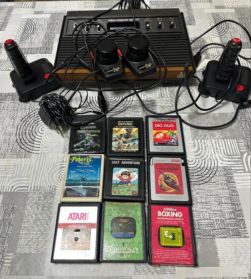 Atari 2600 met 2 Controllers en 9 Games, Spelcomputers en Games, Spelcomputers | Atari, Gebruikt, Atari 2600, Met 2 controllers