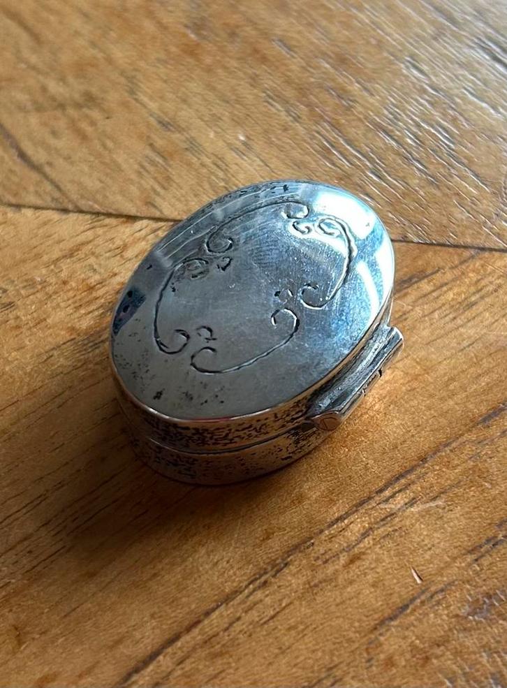 Antiek Zilveren Pillendoosje, Antiek en Kunst, Antiek | Goud en Zilver, Zilver, Ophalen of Verzenden