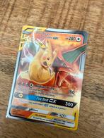 Pikachu en charizard kaart, Ophalen of Verzenden, Zo goed als nieuw