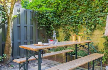 Bierbankset voor in de tuin beschikbaar voor biedingen