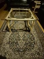 Rotan salontafel met glazen blad., Ophalen, 100 tot 150 cm, 50 tot 100 cm, Zo goed als nieuw