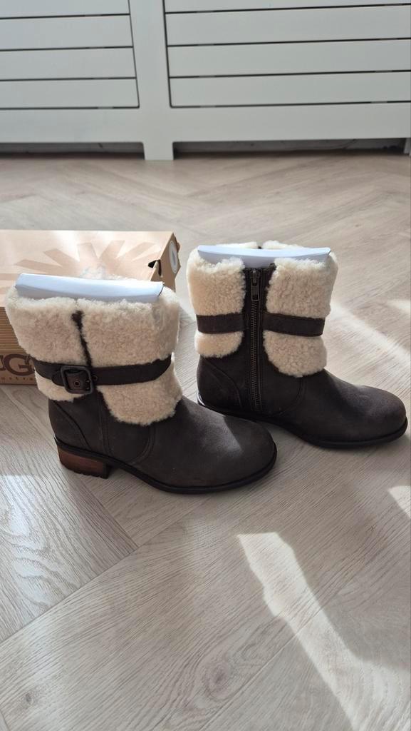 Nieuwe UGG's in doos, Kleding | Dames, Schoenen, Nieuw, Bruin, Ophalen of Verzenden