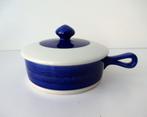 Schaal met handvat deksel wit en blauw Koka Rörstrand 3659-k, Antiek en Kunst, Antiek | Keramiek en Aardewerk, Ophalen of Verzenden