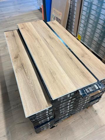 Click PVC Vloer met Ondervloer - 100m2 beschikbaar voor biedingen
