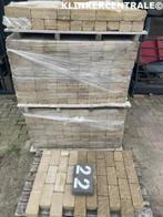 RESTPARTIJ 15m2 zandkleur gebruikte keiformaat betonklinkers