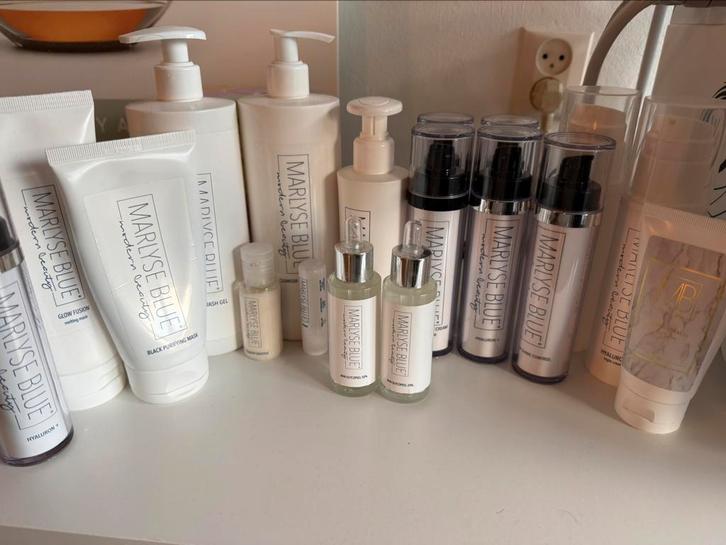 Marlyse blue salon producten ter overname, Sieraden, Tassen en Uiterlijk, Uiterlijk | Cosmetica en Make-up, Nieuw, Gehele gezicht