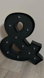 Decoratieve "&" Lamp op Batterijen!, Ophalen of Verzenden, Zo goed als nieuw