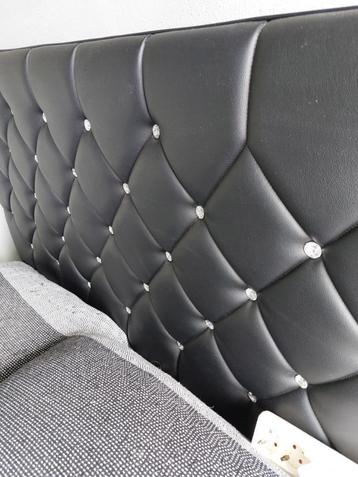 Bed beschikbaar voor biedingen