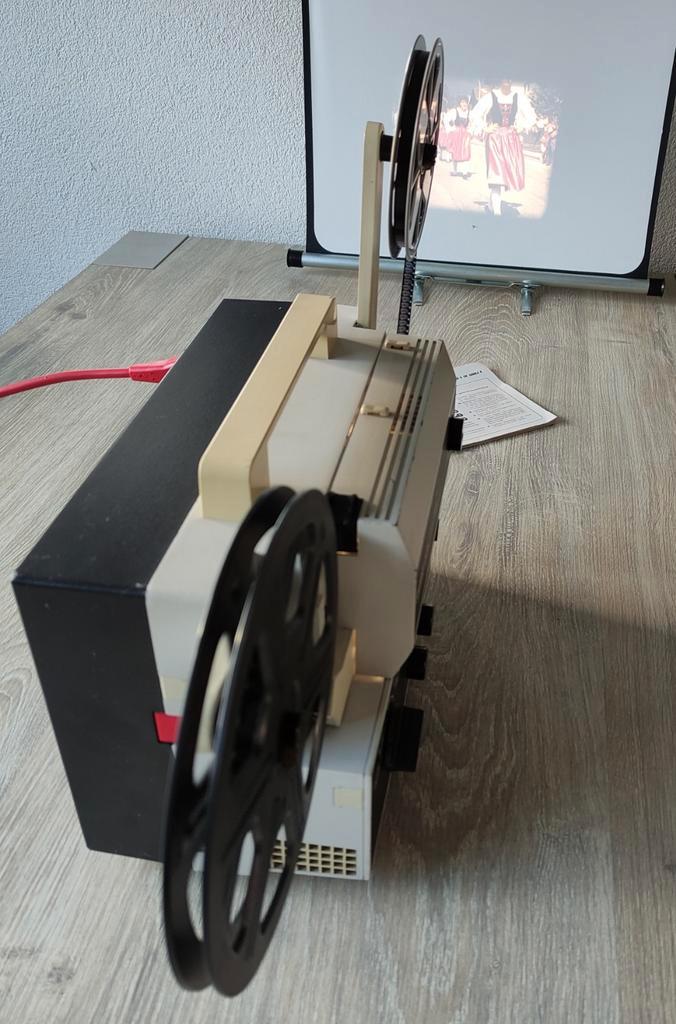 EUMIG 802 SUPER 8 FILMPROJECTOR met GELUID, Verzamelen, Fotografica en Filmapparatuur, Projector, 1960 tot 1980, Ophalen of Verzenden