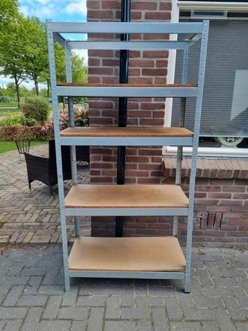 Stellingkast beschikbaar voor biedingen