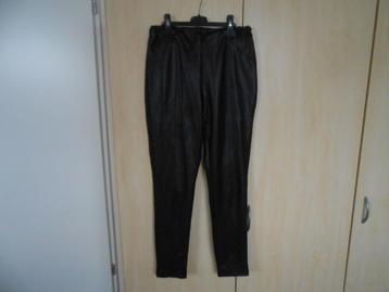 Mooie zwarte leatherlook legging maat 38 van Opus beschikbaar voor biedingen