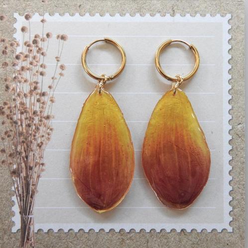 Donker rode|gele grote Dahlia bloem blad oorbellen, Sieraden, Tassen en Uiterlijk, Oorbellen, Nieuw, Hangers, Overige materialen