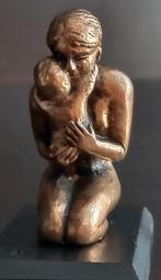 Corry Ammerlaan beeldje op houten voet, Ophalen of Verzenden