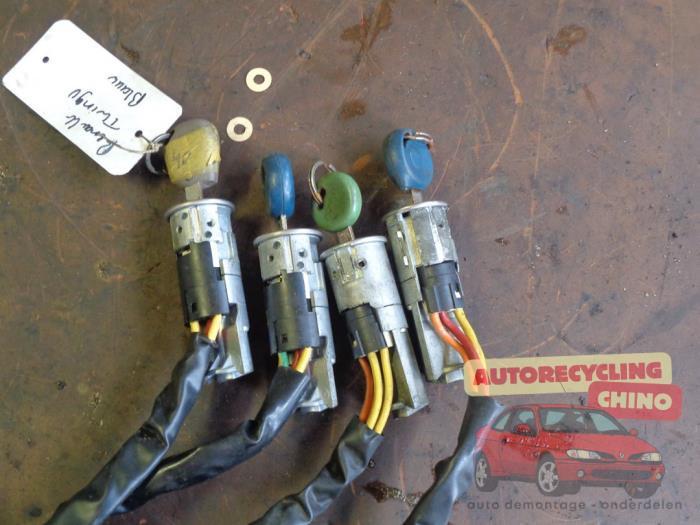 Kontaktslot + Sleutel van een Renault Twingo, Auto-onderdelen, Overige Auto-onderdelen, Gebruikt, 3 maanden garantie, Ophalen