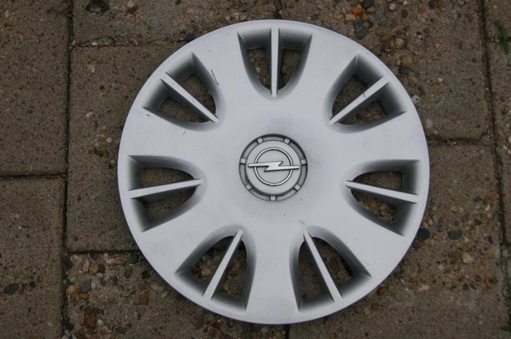 1 losse imitatie wieldop Opel Corsa 15 inch (Imitatie), Auto diversen, Wieldoppen, Gebruikt, Ophalen of Verzenden