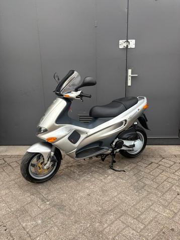 Gilera runner 50cc BROM NIEUWSTAAT DARK DREAM beschikbaar voor biedingen