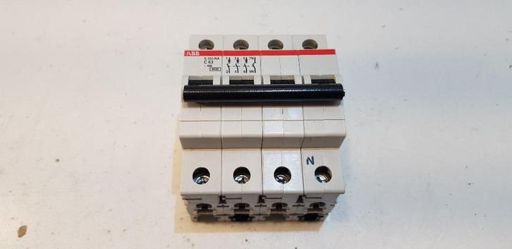ABB Groepenkast Automaat krachtstroom C63 (S203M-NA) (1x), Hobby en Vrije tijd, Elektronica-componenten, Gebruikt, Ophalen of Verzenden