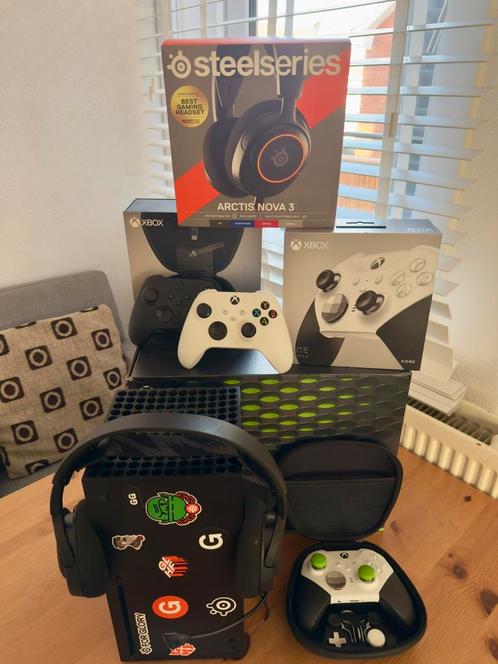 Xbox Series X 1TB + 3 Controllers + SteelSeries Headset, Spelcomputers en Games, Spelcomputers | Xbox Series X en S, Zo goed als nieuw
