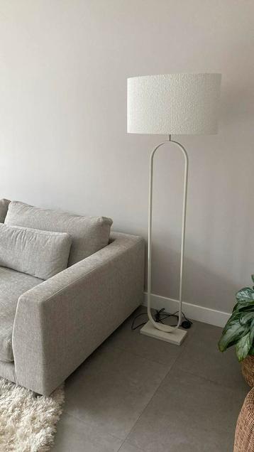 Staande lamp crèmekleurig