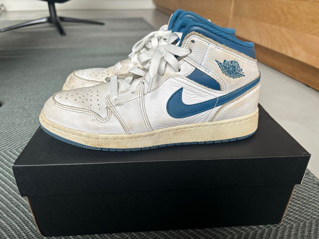 Air Jordan 1 Mid - Blauw/Wit - Gedragen, Ophalen of Verzenden, Gedragen, Blauw, Sneakers of Gympen