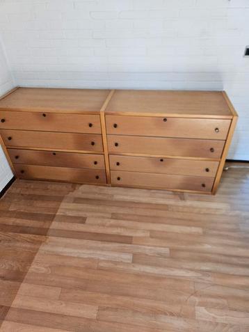 ladenkast beschikbaar voor biedingen