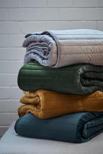 prachtige bed sprei van KAAT 2 maten  beschikbaar voor biedingen